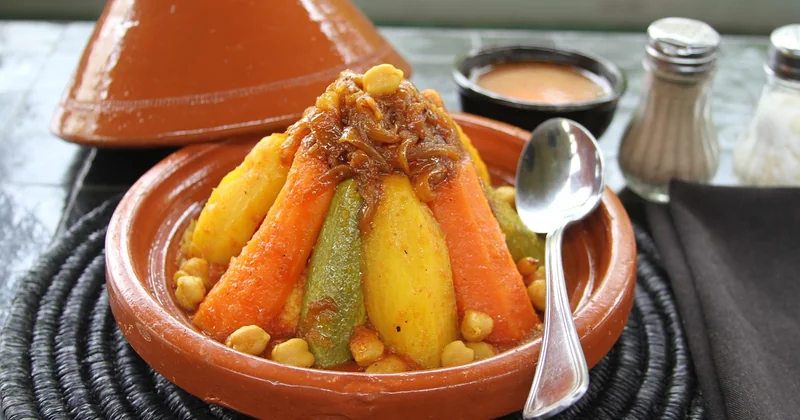 Trois recettes marocaines simples, un seul repas, moins d'une heure